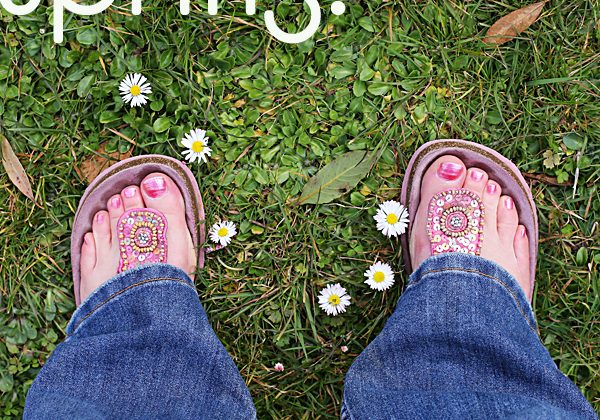 Sandals and daisies